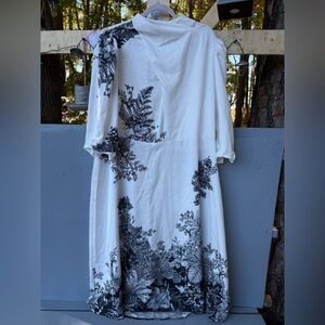 Chic Black and White‎ Botanical Long Sleeve Dress